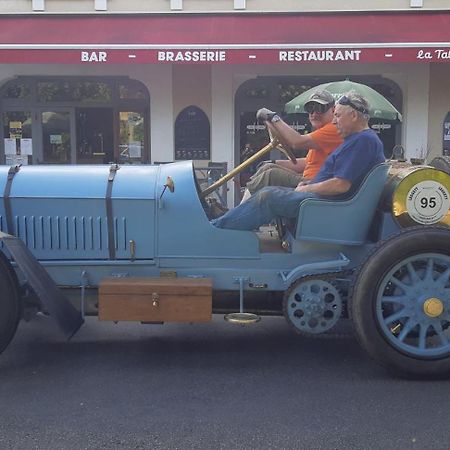 Logis Hotel Du Champ De Foire Saint-Aulaye-Puymangou Zewnętrze zdjęcie