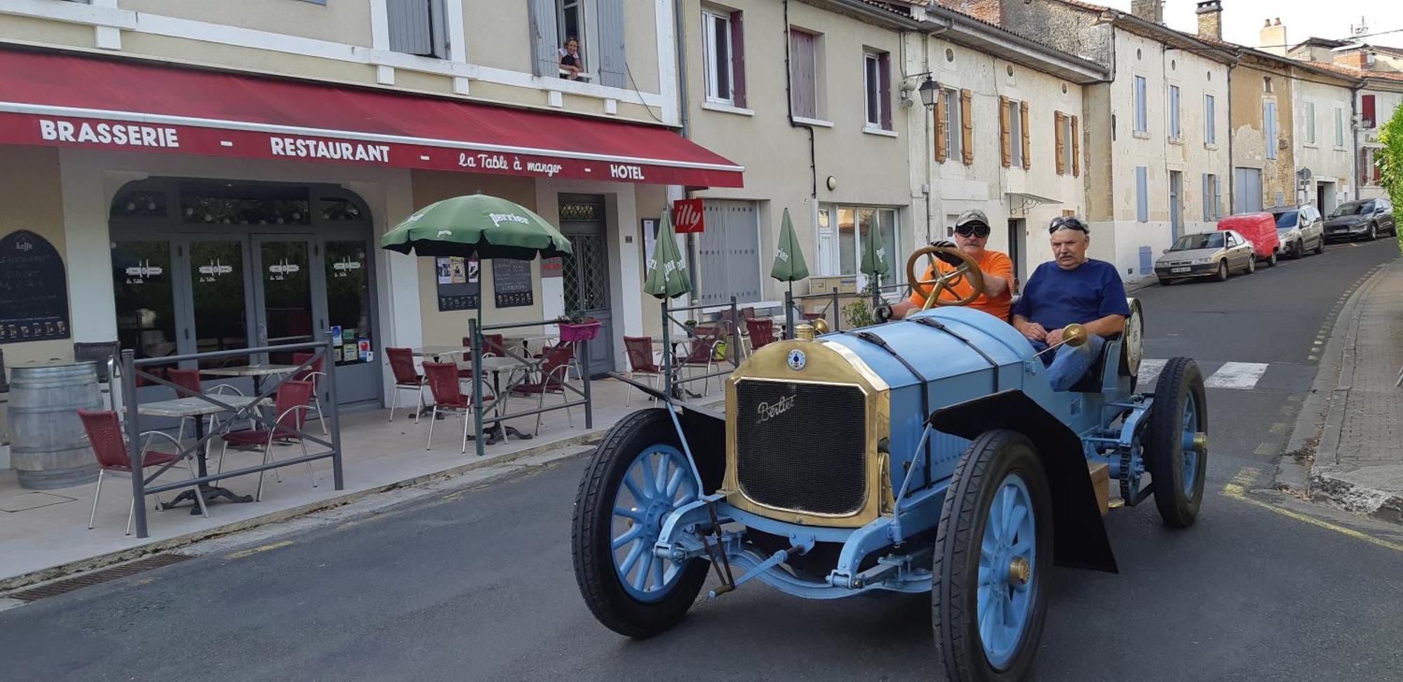 Logis Hotel Du Champ De Foire Saint-Aulaye-Puymangou Zewnętrze zdjęcie