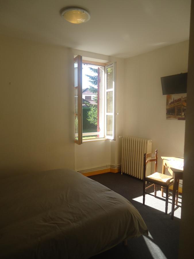 Logis Hotel Du Champ De Foire Saint-Aulaye-Puymangou Zewnętrze zdjęcie