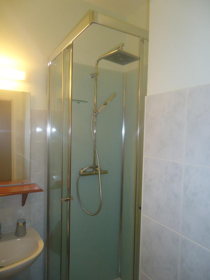 Logis Hotel Du Champ De Foire Saint-Aulaye-Puymangou Zewnętrze zdjęcie