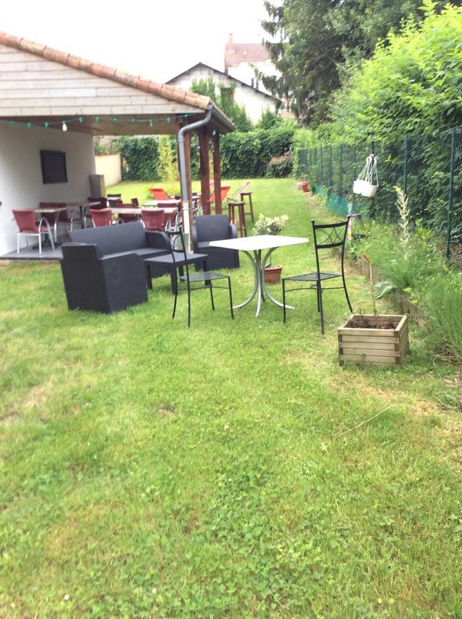 Logis Hotel Du Champ De Foire Saint-Aulaye-Puymangou Zewnętrze zdjęcie